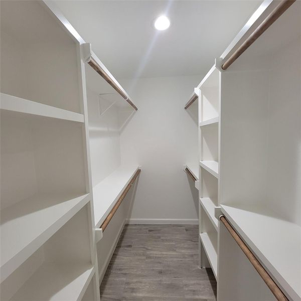 PRIMARY BEDROOM_SPACIOUS WALK-IN CLOSET (FULL VIEW)