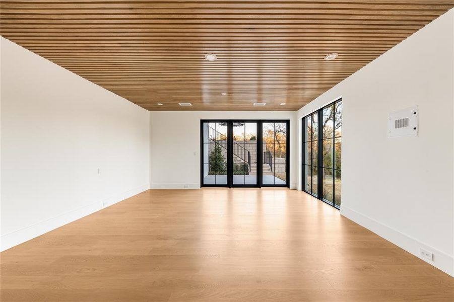 Spacious, unfurnished interior of a new home in , Dallas (Image 21).