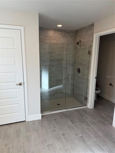 Spacious, unfurnished interior of a new home in , Port Charlotte (Image 18).