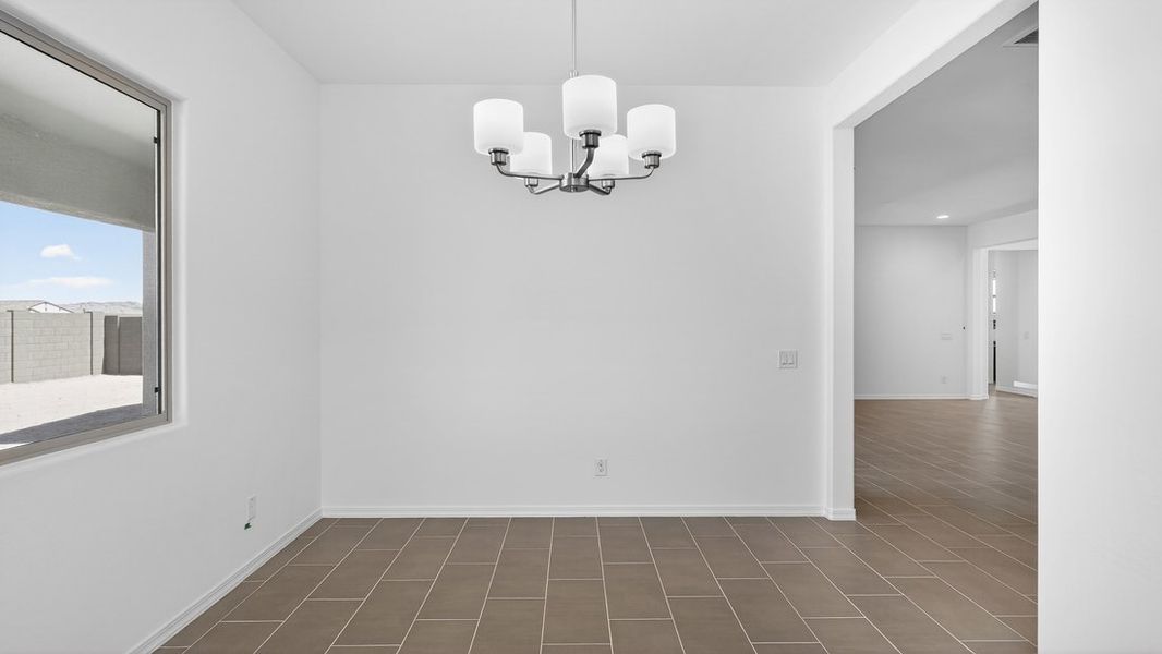 Spacious, unfurnished interior of a new home in Estrella, Goodyear (Image 9).