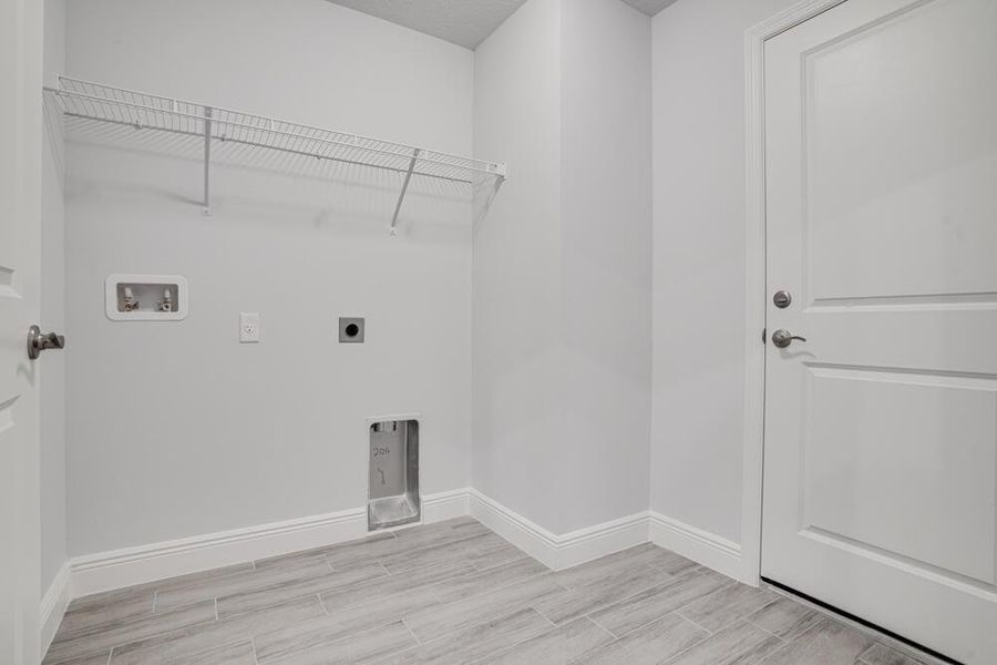 Spacious, unfurnished interior of a new home in , Palm Bay (Image 26).