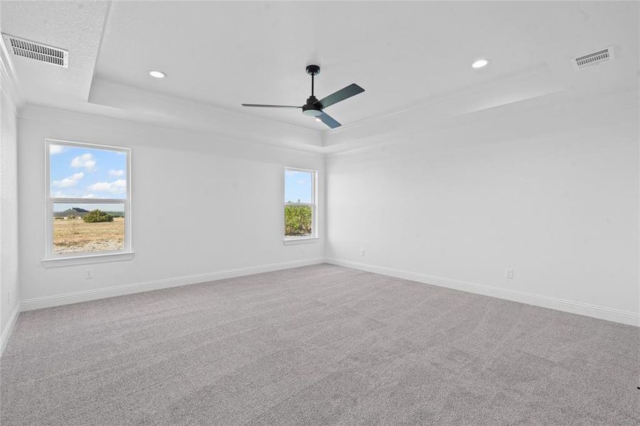 Spacious, unfurnished interior of a new home in Lanzara Ranch, Godley (Image 29).