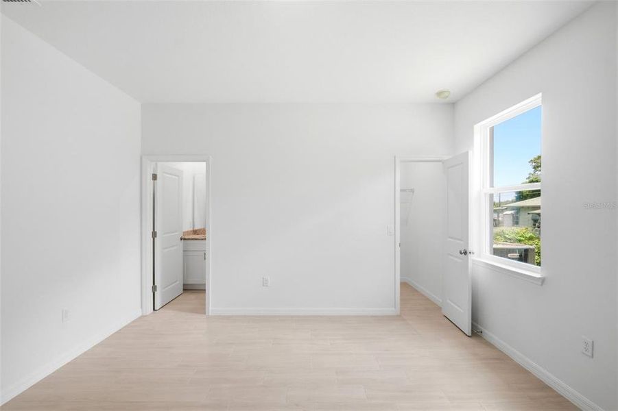 Spacious, unfurnished interior of a new home in , Eustis (Image 33).