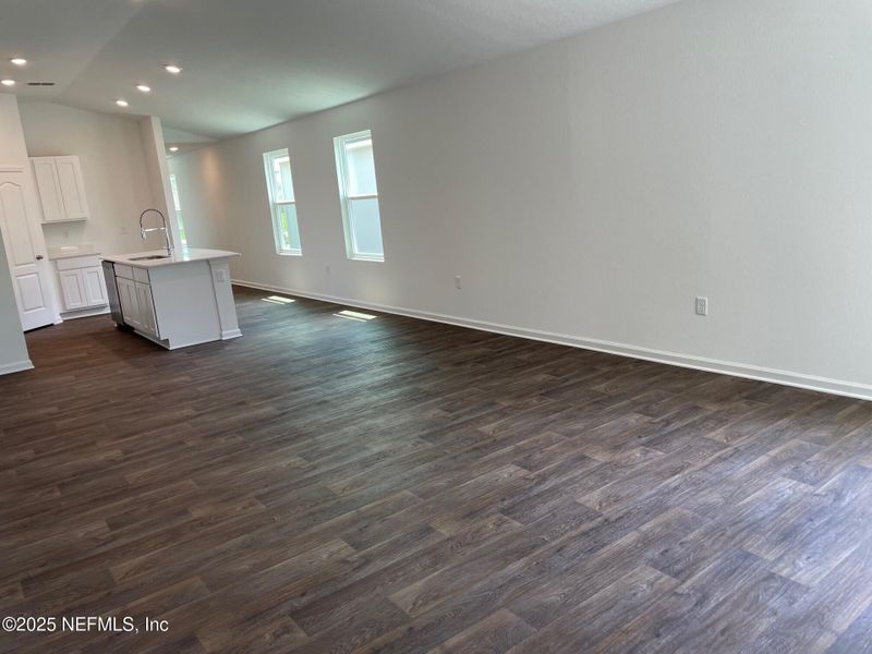 Spacious, unfurnished interior of a new home in The Arbors, Jacksonville (Image 19). Spacious, unfurnished interior of a new home in The Arbors, Jacksonville (Image 19).