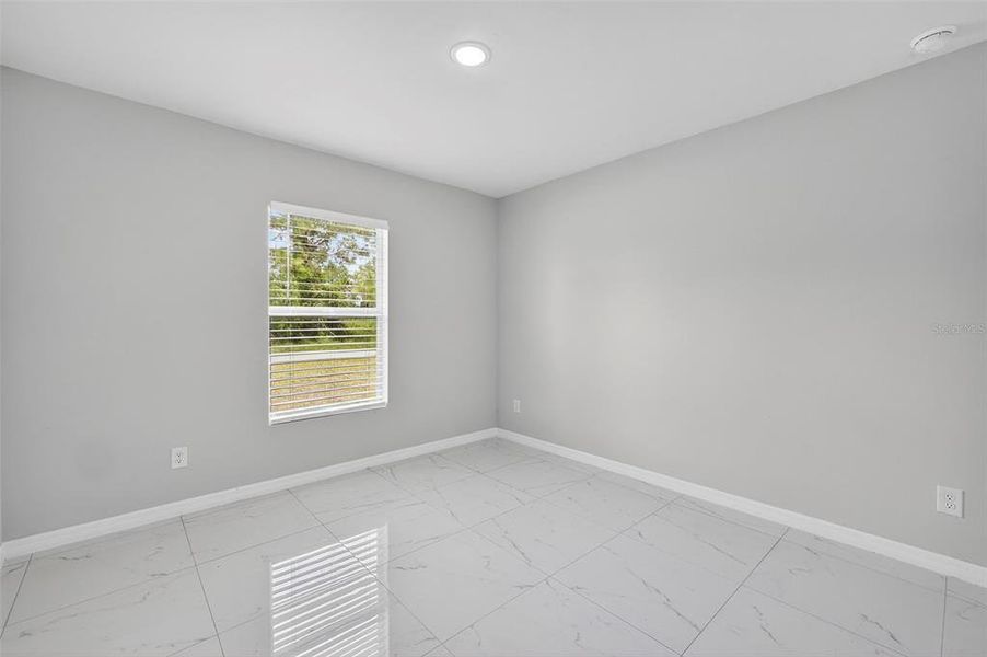 Spacious, unfurnished interior of a new home in , Lehigh Acres (Image 12).