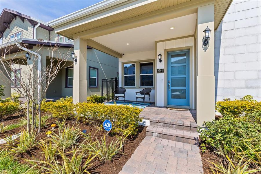 Exterior details and patio area of a home in Laureate Park, Orlando (Image 4).