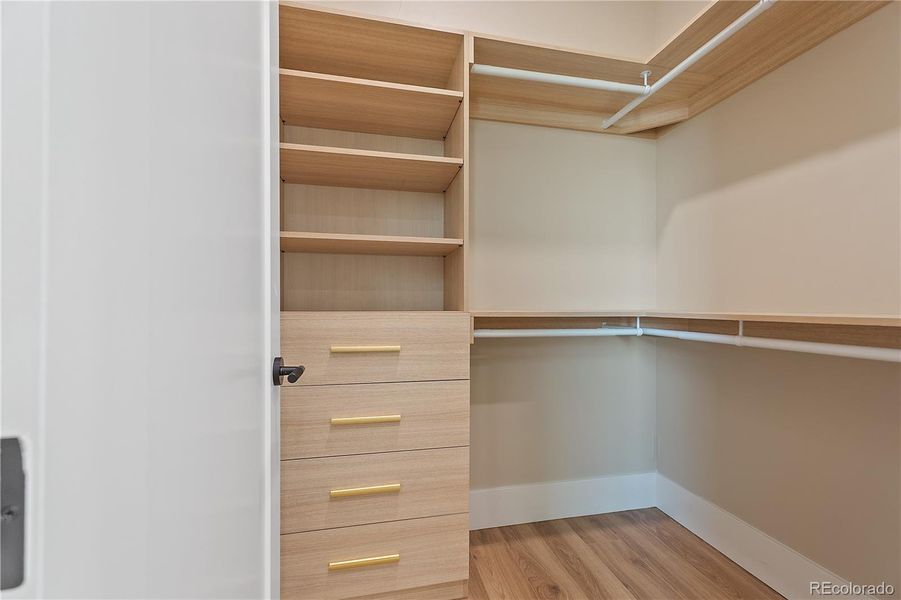 Spacious, unfurnished interior of a new home in , Fort Lupton (Image 39).