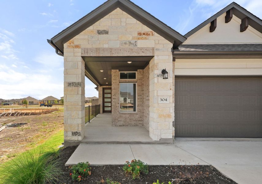 Exterior details and patio area of a home in Flora, Hutto (Image 3).