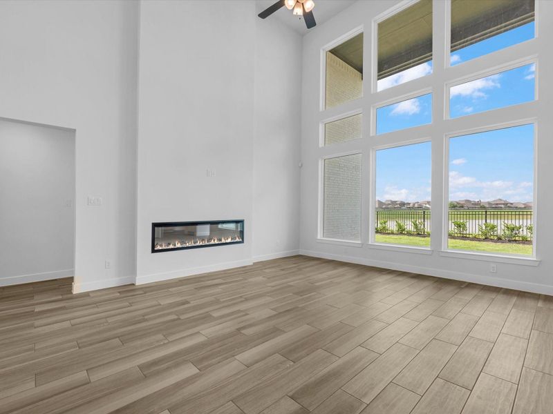 Spacious, unfurnished interior of a new home in Harvest Green, Richmond (Image 13).