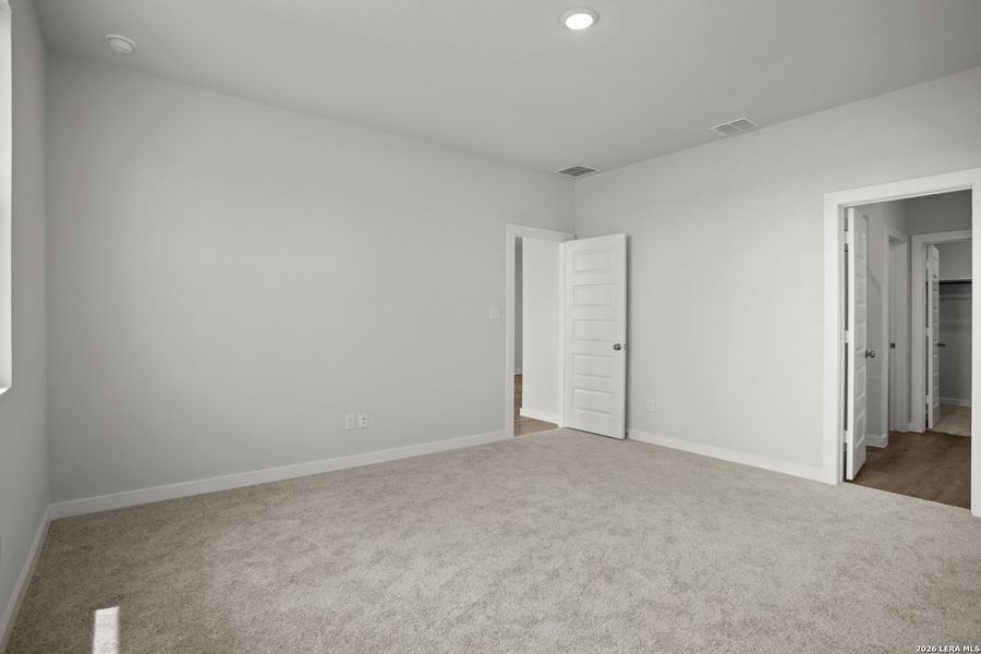 Spacious, unfurnished interior of a new home in Agave, San Antonio (Image 22).