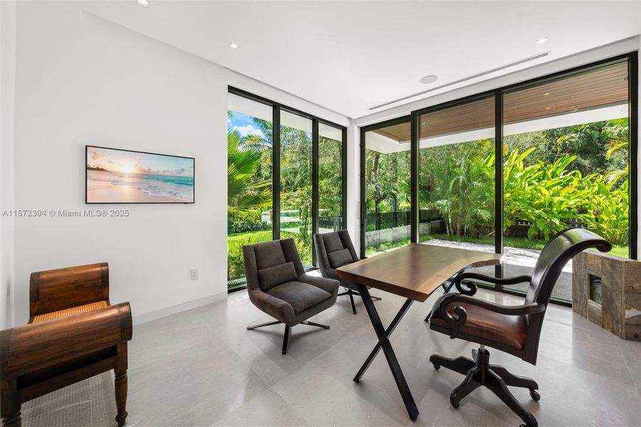 Furnished interior view inside a new home in , Coral Gables (Image 46).