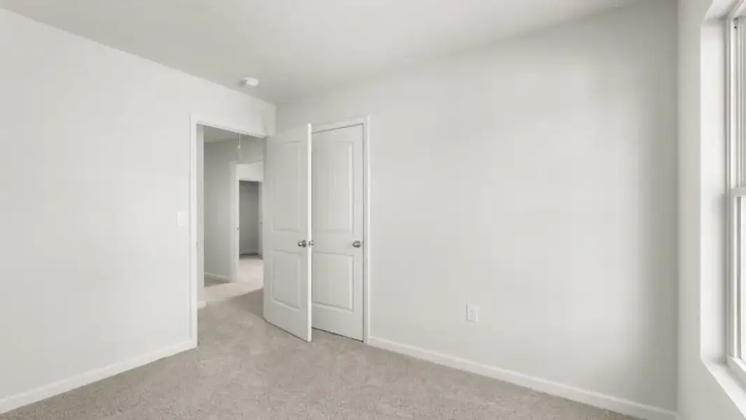 Spacious, unfurnished interior of a new home in , Gainesville (Image 24).