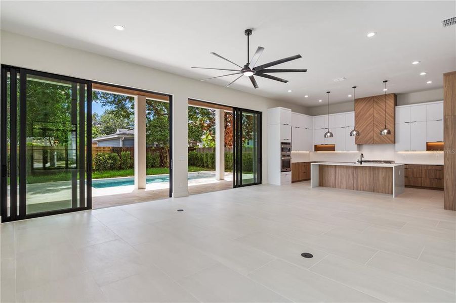 Spacious, unfurnished interior of a new home in , Orlando (Image 19).