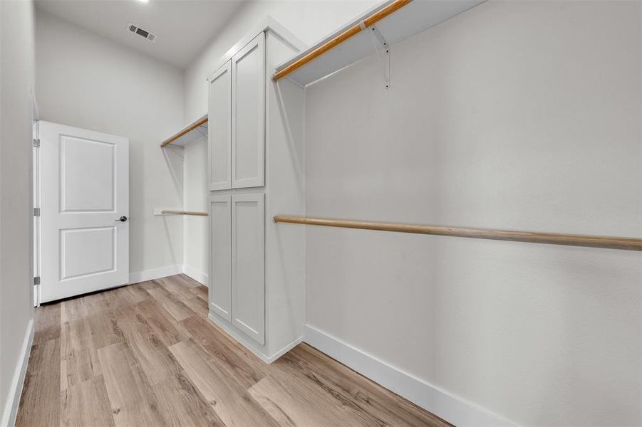 Spacious, unfurnished interior of a new home in , Rio Vista (Image 15).