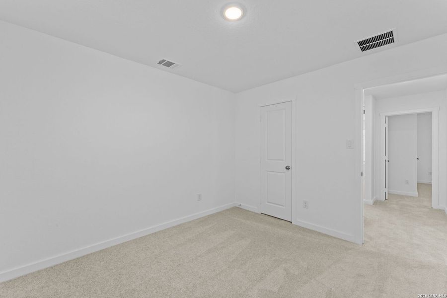 Spacious, unfurnished interior of a new home in Espada, San Antonio (Image 30).