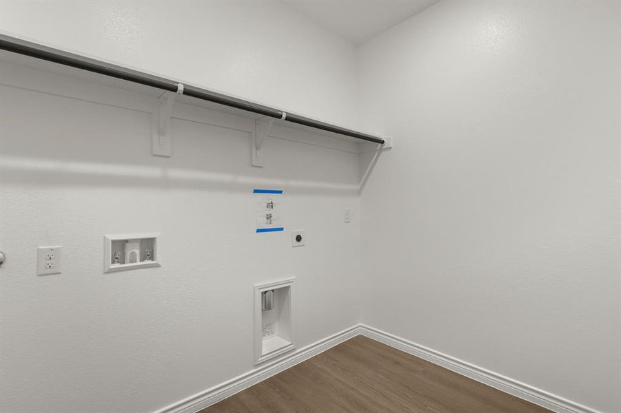 Spacious, unfurnished interior of a new home in Rocky Creek Crossing, Fort Worth (Image 8).