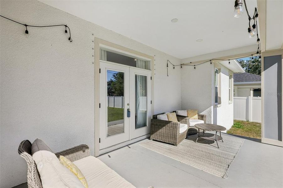 Exterior details and patio area of a home in , Tampa (Image 24).