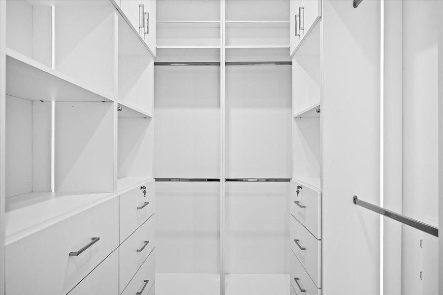 22-LUX_7920 22-LUX_7920
