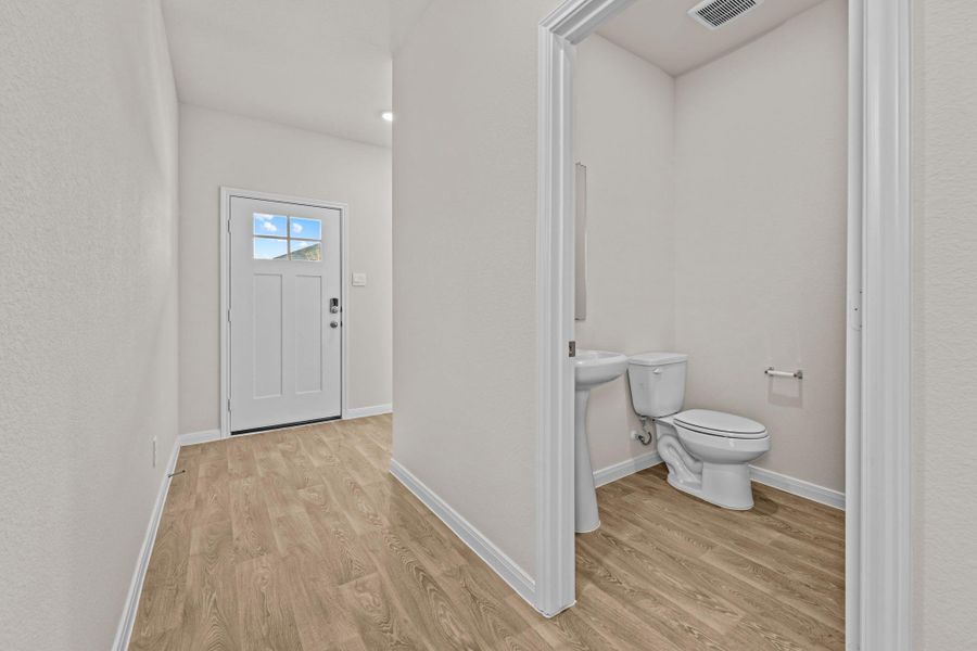 Spacious, unfurnished interior of a new home in Whisper South, San Marcos (Image 12). Spacious, unfurnished interior of a new home in Whisper South, San Marcos (Image 12).