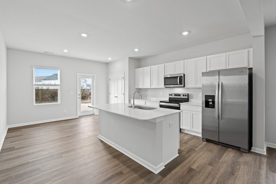 2,516sf New Home in Richlands, NC.  - Slide 18