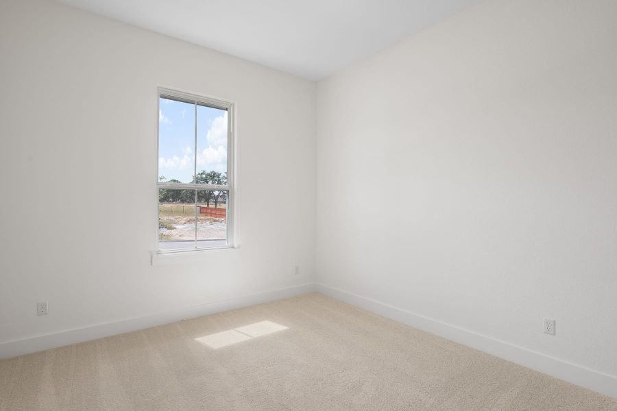 Spacious, unfurnished interior of a new home in Lariat, Liberty Hill (Image 39).