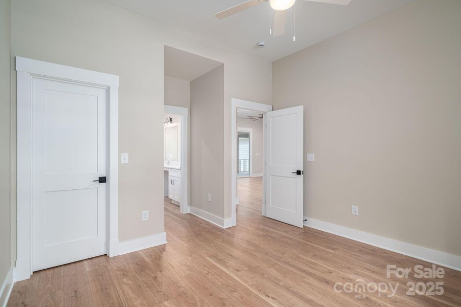 Spacious, unfurnished interior of a new home in , Lincolnton (Image 17).