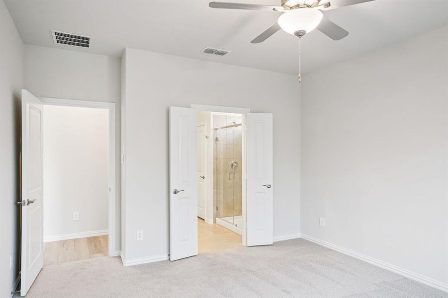 Spacious, unfurnished interior of a new home in Simpson Crossing - Spring Series, McKinney (Image 19). Spacious, unfurnished interior of a new home in Simpson Crossing - Spring Series, McKinney (Image 19).