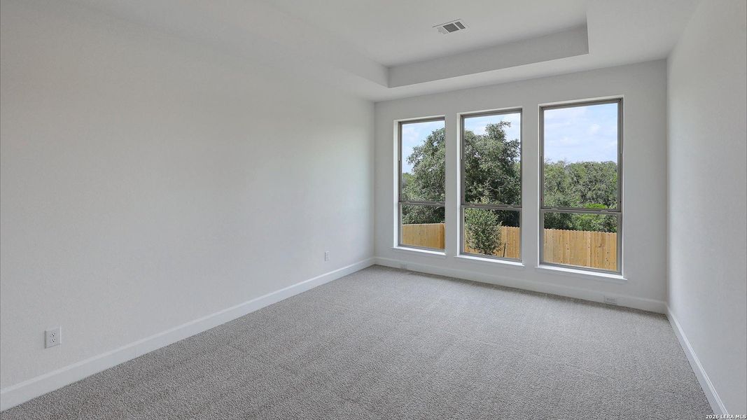 Spacious, unfurnished interior of a new home in Ladera, San Antonio (Image 23).
