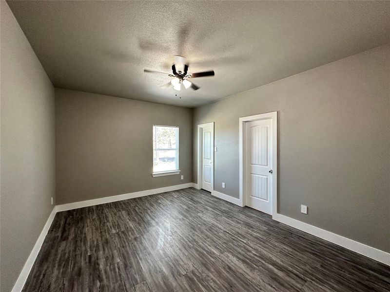 Spacious, unfurnished interior of a new home in , Sulphur Springs (Image 15).