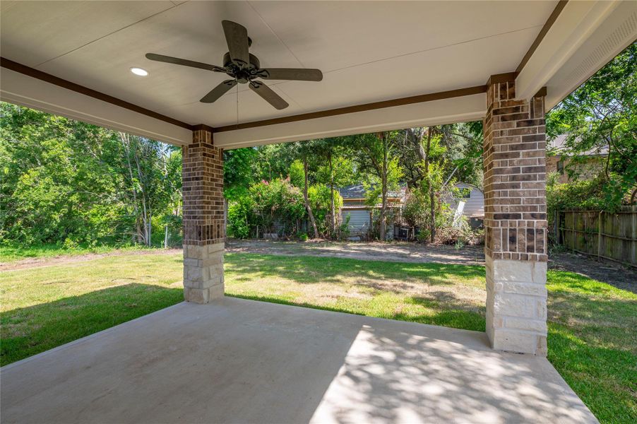 Exterior details and patio area of a home in , Houston (Image 28).