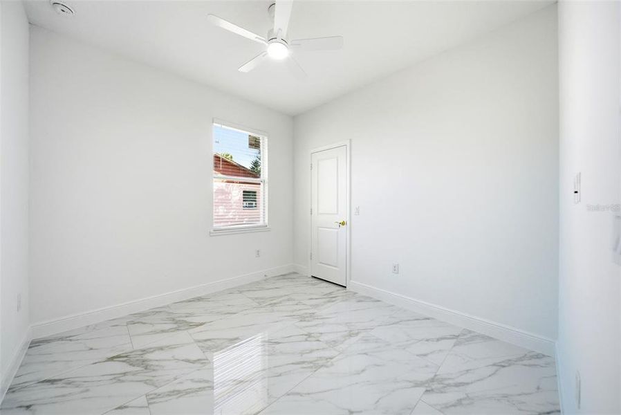 Spacious, unfurnished interior of a new home in , Altamonte Springs (Image 22).