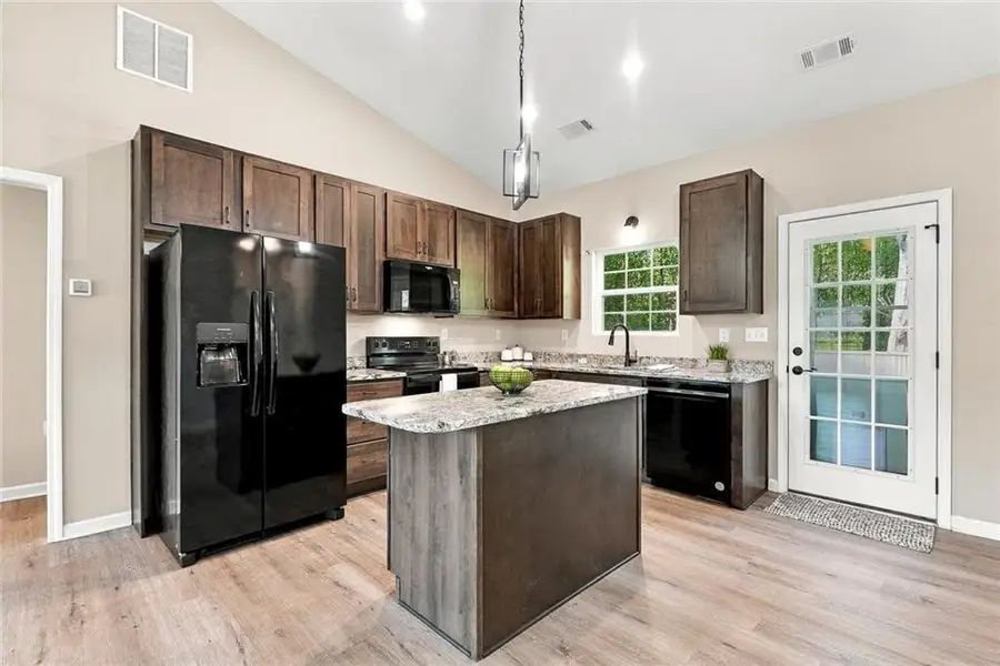 Furnished interior view inside a new home in , Temple (Image 9).
