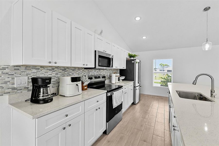 Furnished interior view inside a new home in , Cape Coral (Image 37).