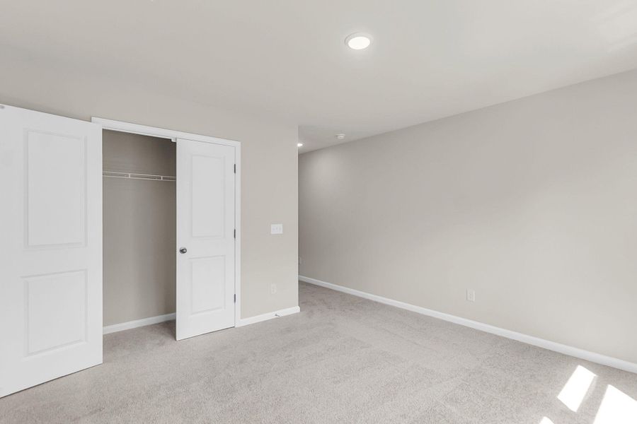 Spacious, unfurnished interior of a new home in Tea Farm, Ravenel (Image 33).