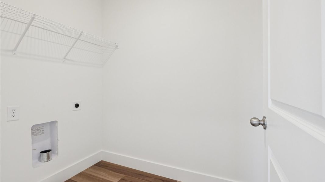 Spacious, unfurnished interior of a new home in Millstone Village, Morristown (Image 19).