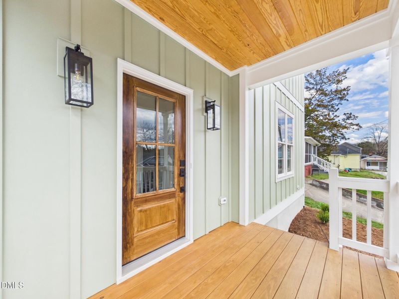 CAM01608G0-PR0128-STILL018