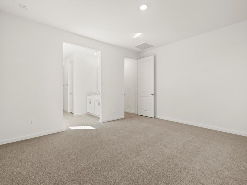 Spacious, unfurnished interior of a new home in Meritage Homes by Teravalis - Reserve Series, Buckeye (Image 10).