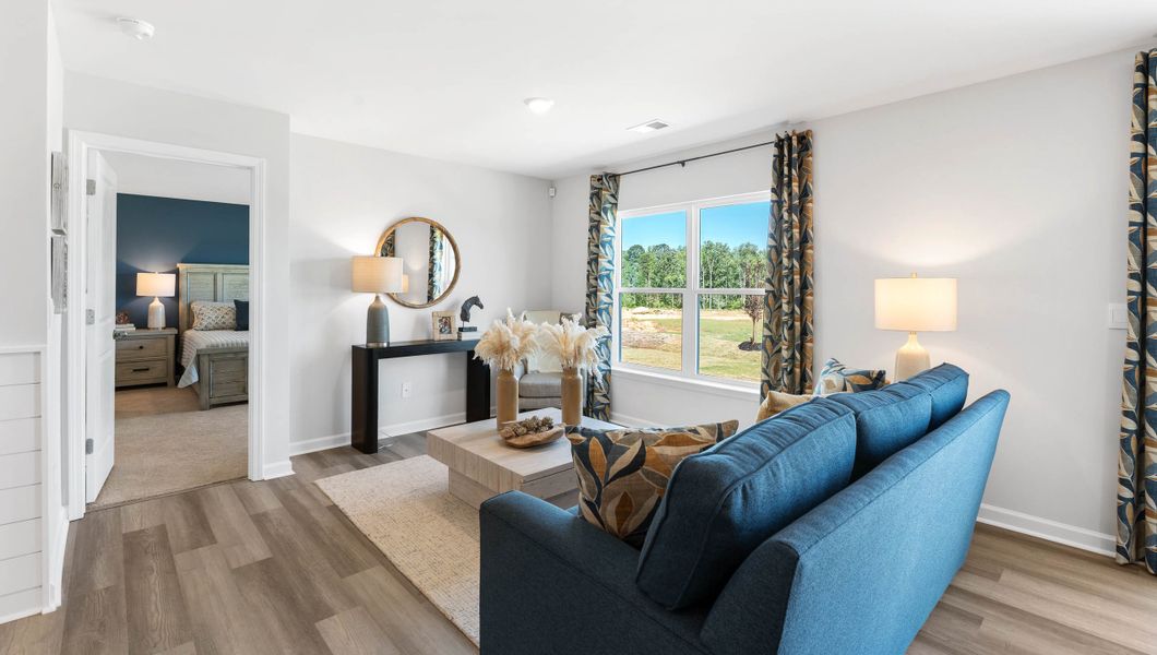 Representative furnished interior of a home built from the Freeport by D.R. Horton in Cascade Point, Seneca (Image 18).