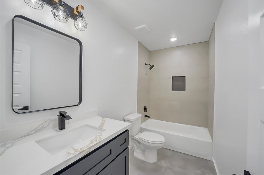 Furnished interior view inside a new home in , Conroe (Image 5).