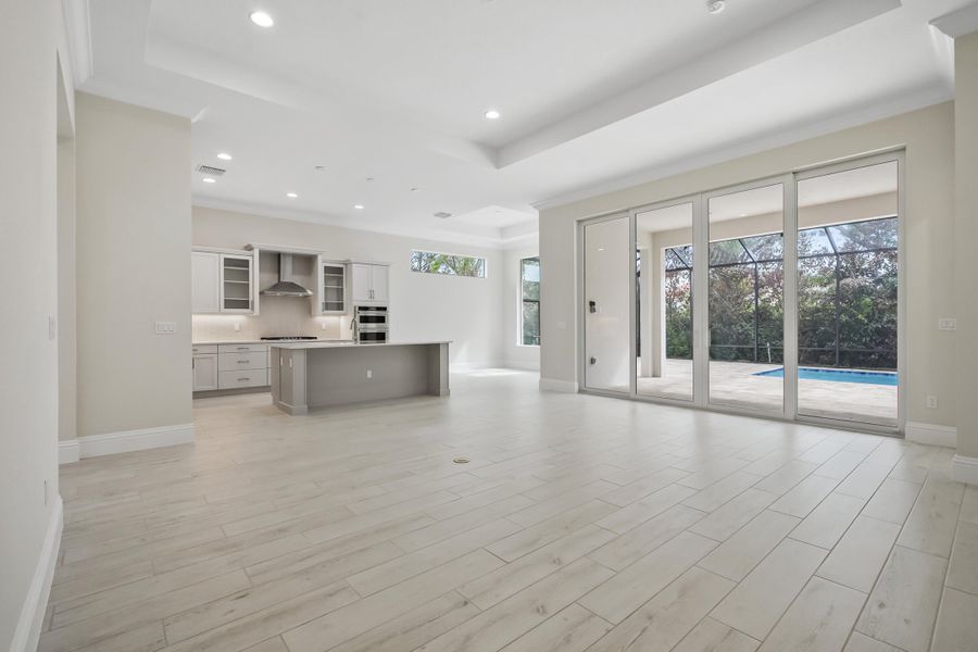 4232 Montagu Ave_Amaryllis_Lot 15_19