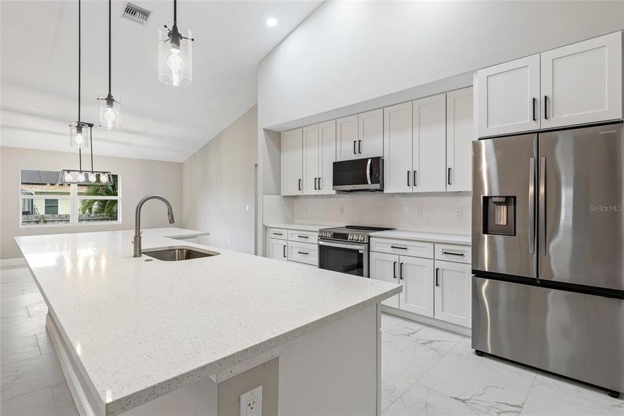 42 inch cabinets, quartz cabinets