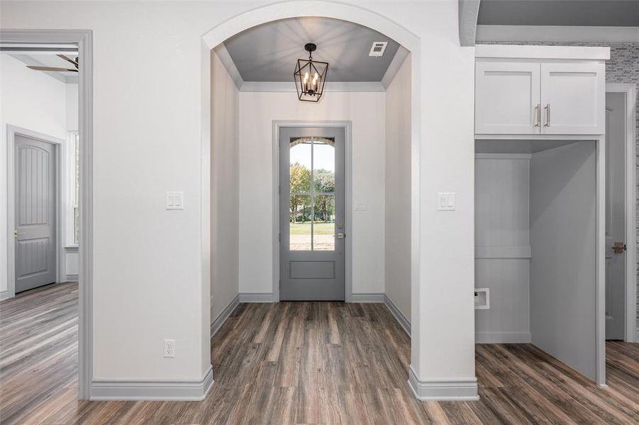 Spacious, unfurnished interior of a new home in , Enchanted Oaks (Image 21).