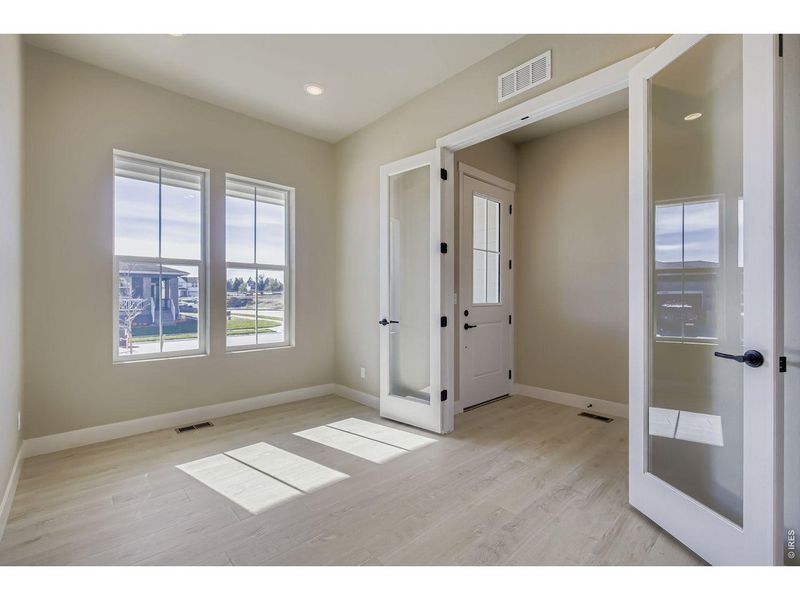 Spacious, unfurnished interior of a new home in Country Club Reserve – Fort Collins, Fort Collins (Image 14).