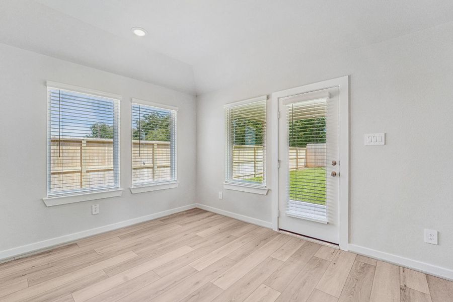 Spacious, unfurnished interior of a new home in Massey Oaks - Premier Series, Pearland (Image 39).