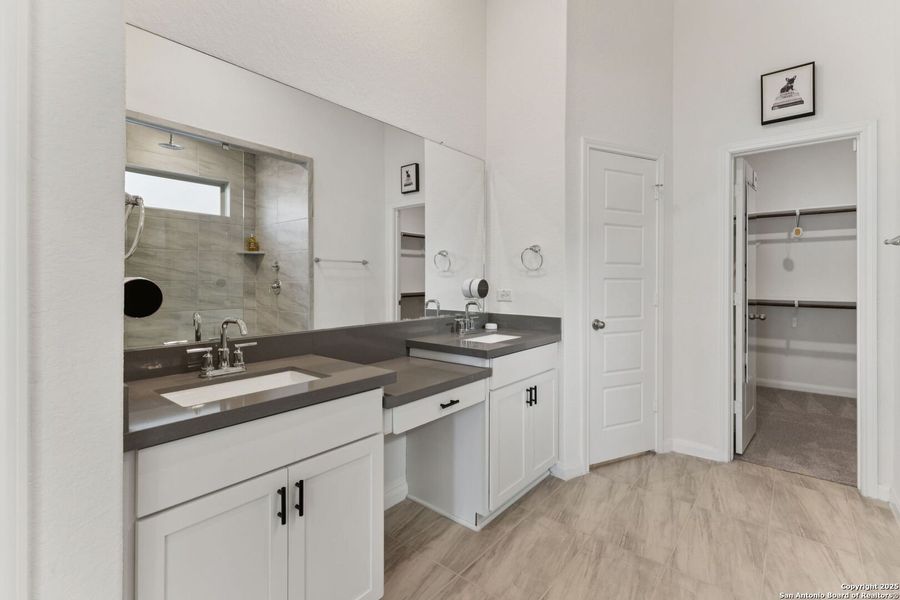 Furnished interior view inside a new home in Rhine Valley, Schertz (Image 5).