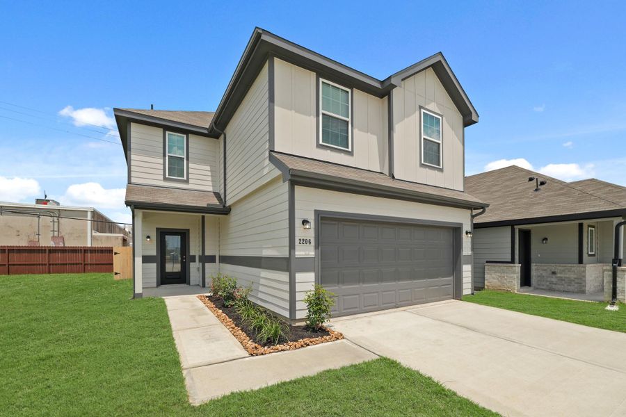 Exterior details and patio area of a home in Bammel Oaks, Houston (Image 3). Exterior details and patio area of a home in Bammel Oaks, Houston (Image 3).