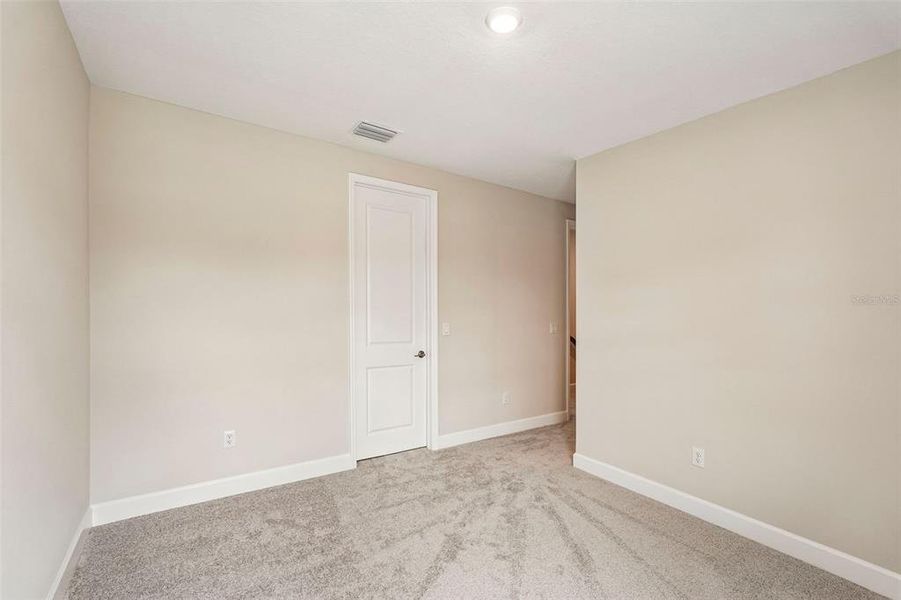 Spacious, unfurnished interior of a new home in Tiburon, Nokomis (Image 33).