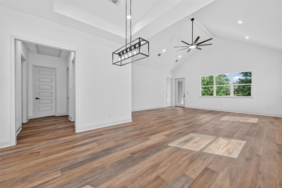 Spacious, unfurnished interior of a new home in , Huntsville (Image 16).