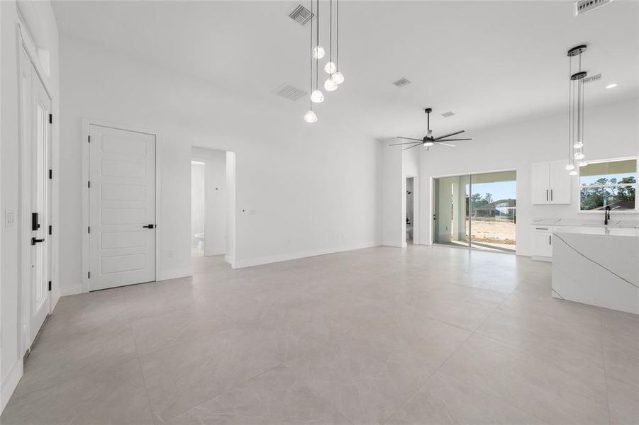 Spacious, unfurnished interior of a new home in , Ocala (Image 32).