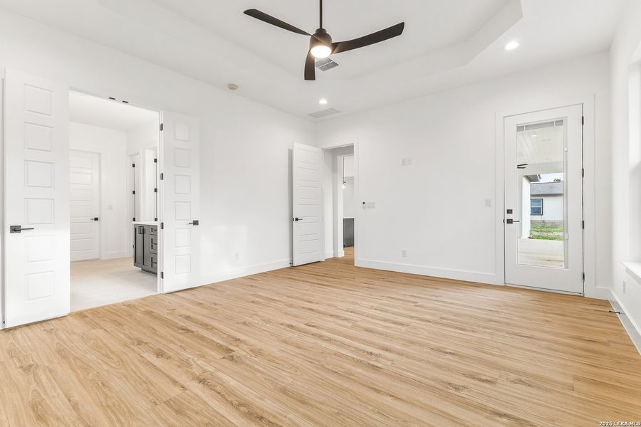 Spacious, unfurnished interior of a new home in , Spring Branch (Image 30). Spacious, unfurnished interior of a new home in , Spring Branch (Image 30).